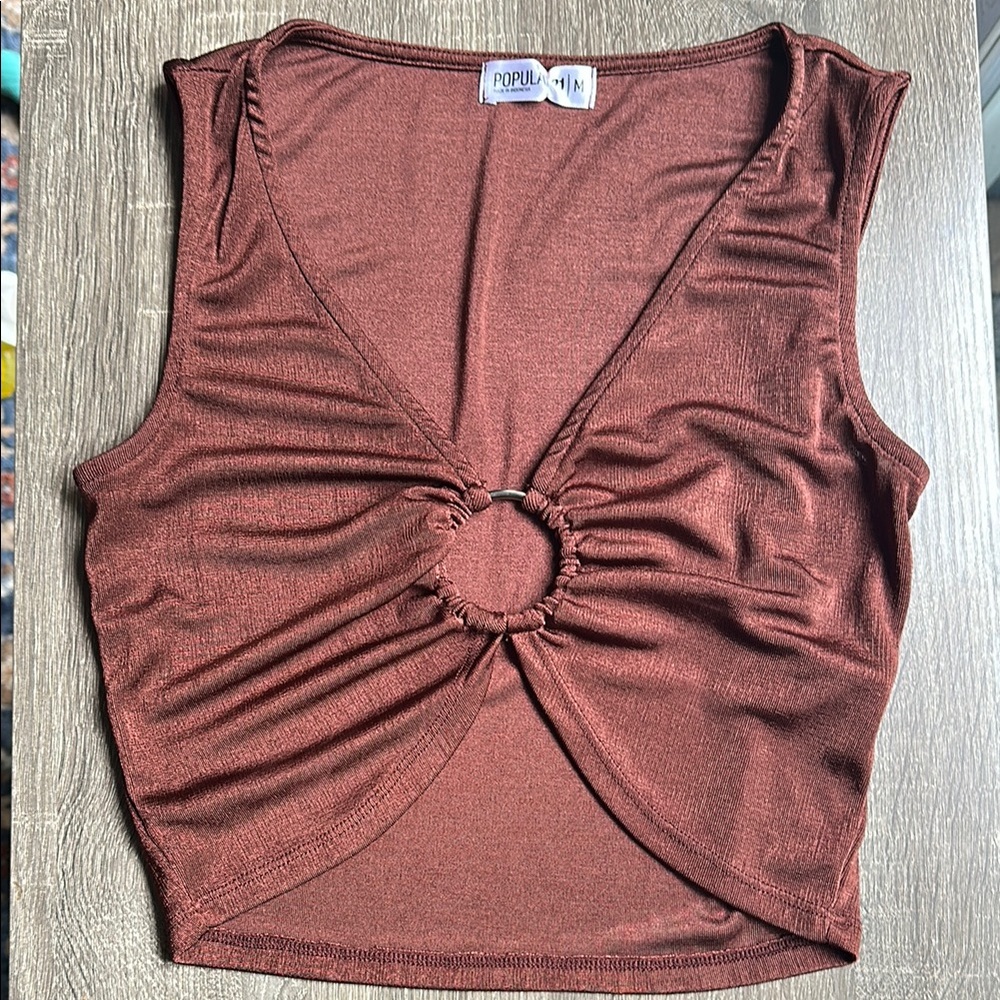 Sleeveless Crop Tank Top with Cut Out
